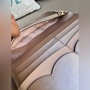 Kate Spade Large Women's Wallet in Gold